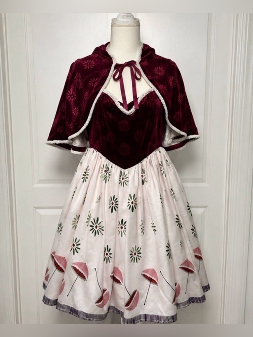 RARE Disney Parks Her Universe Haunted Mansion Tightrope Girl Dress + Cape L